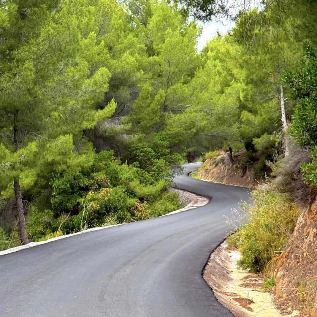 Ολοκληρώθηκαν τα έργα ασφαλτόστρωσης στις περιοχές Πλατανιάς, Κοκκινόγια, και Καναπίτσα Ολοκληρώθηκαν τα έργα ασφαλτόστρωσης στις περιοχές Πλατανιάς, Κοκκινόγια, και Καναπίτσα