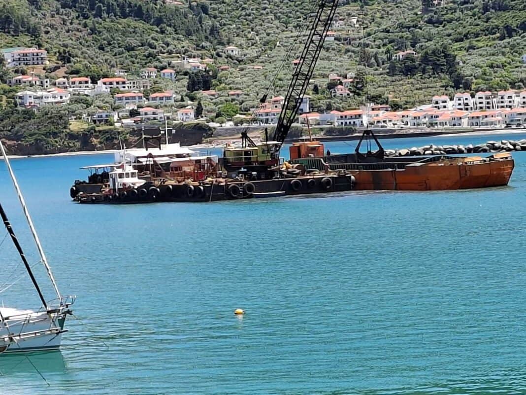 Δήμαρχος Σκοπέλου: «Στην κόψη του ξυραφιού η καθαριότητα – Προχωρούν έργα εκατομμυρίων στο νησί» Δήμαρχος Σκοπέλου: «Στην κόψη του ξυραφιού η καθαριότητα – Προχωρούν έργα εκατομμυρίων στο νησί»