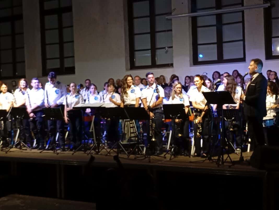 «Τόσα Καλοκαίρια…» ταξίδεψαν το κοινό της Σκιάθου στη χρυσή εποχή του ελληνικού κινηματογράφου «Τόσα Καλοκαίρια…» ταξίδεψαν το κοινό της Σκιάθου στη χρυσή εποχή του ελληνικού κινηματογράφου