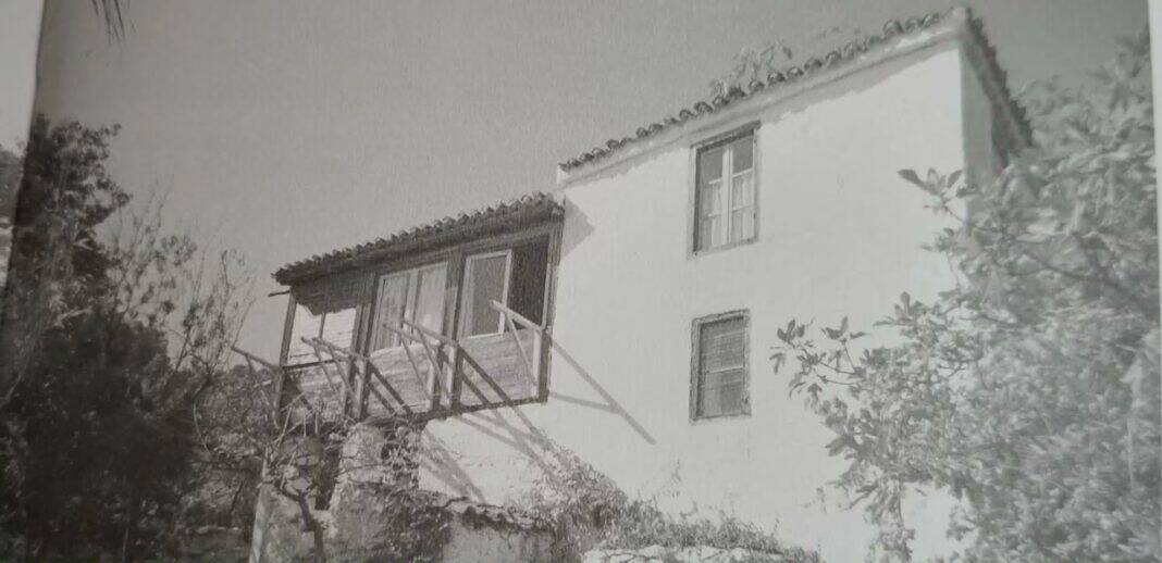ΤΟ ΣΠΙΤΙ ΣΤΗ ΣΚΙΑΘΟ ΑΠ’ ΟΠΟΥ ΈΠΕΣΕ Η “ΑΓΑΠΗ ΣΤΟΝ ΚΡΕΜΝΟ” ΤΟ ΣΠΙΤΙ ΣΤΗ ΣΚΙΑΘΟ ΑΠ’ ΟΠΟΥ ΈΠΕΣΕ Η “ΑΓΑΠΗ ΣΤΟΝ ΚΡΕΜΝΟ”