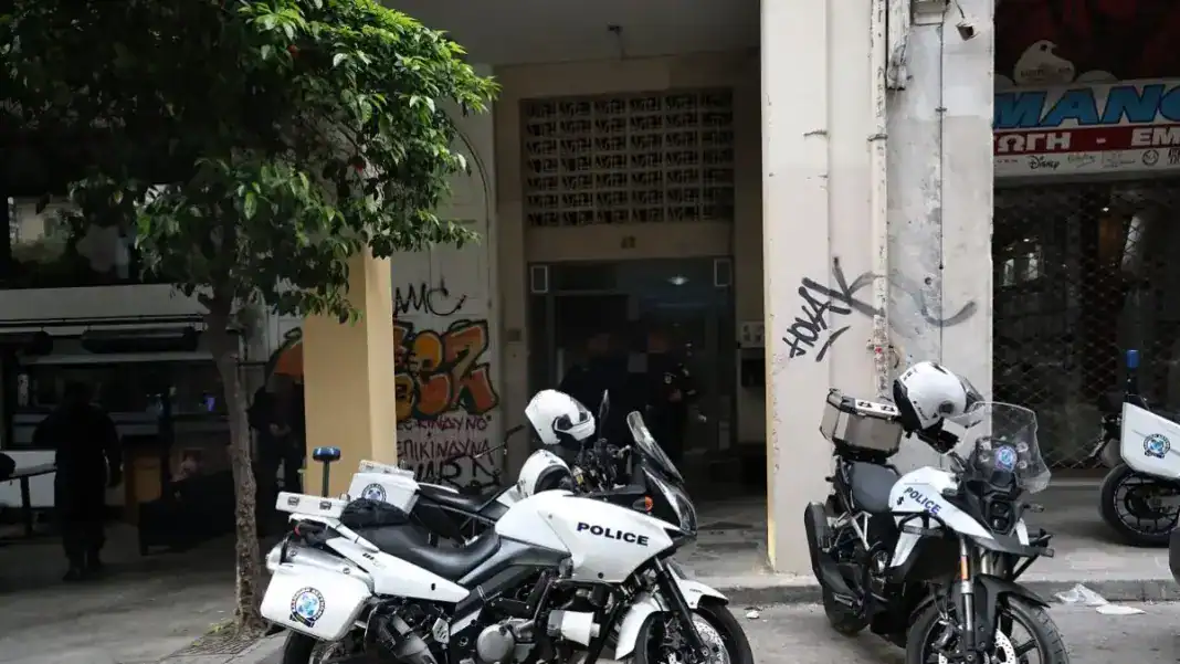 Κύκλωμα κοκαΐνης με αρχηγό πρώην ποδοσφαιριστή: Το «βαθύ λαρύγγι», η δράση των επίορκων αστυνομικών και η ταρίφα για τον τελικό της Euroleague Κύκλωμα κοκαΐνης με αρχηγό πρώην ποδοσφαιριστή: Το «βαθύ λαρύγγι», η δράση των επίορκων αστυνομικών και η ταρίφα για τον τελικό της Euroleague