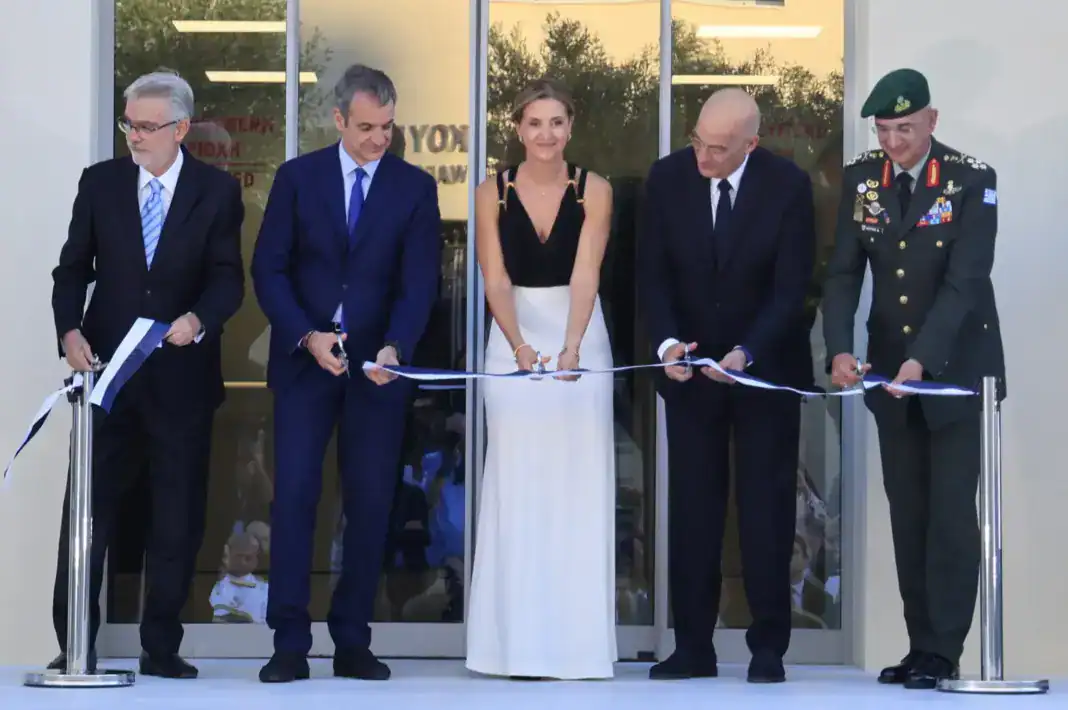 Μητσοτάκης στα εγκαίνια της νέας Διεύθυνση Κυβερνοχώρου: «Η πατρίδα δεν μένει αδρανής απέναντι στις νέες απειλές» Μητσοτάκης στα εγκαίνια της νέας Διεύθυνση Κυβερνοχώρου: «Η πατρίδα δεν μένει αδρανής απέναντι στις νέες απειλές»