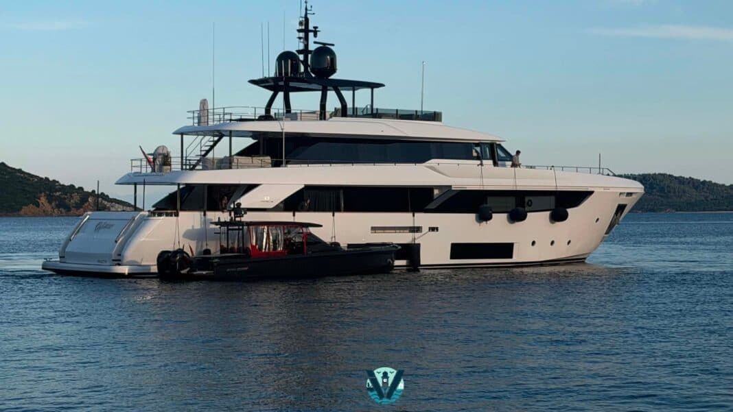 Το εντυπωσιακό super yacht «4LEON» στα νερά της Σκιάθου Το εντυπωσιακό super yacht «4LEON» στα νερά της Σκιάθου