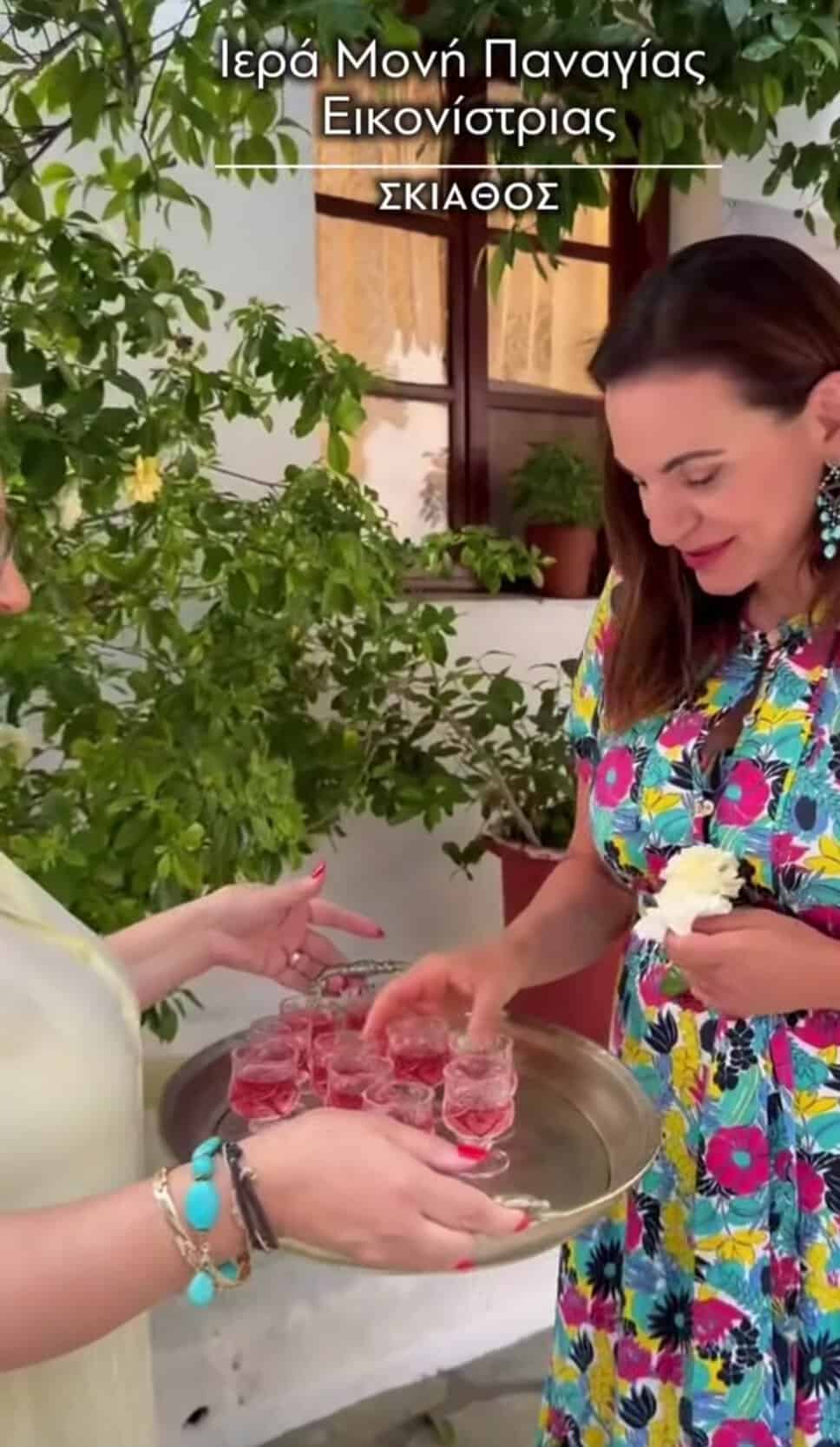 Στη Σκιάθο βρέθηκε η Υπουργός Τουρισμού Όλγα Κεφαλογιάνη-Βαρδινογιάννη(εικόνες) Στη Σκιάθο βρέθηκε η Υπουργός Τουρισμού Όλγα Κεφαλογιάνη-Βαρδινογιάννη(εικόνες)