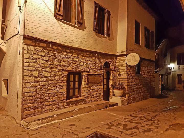 ΠΑΠΑΔΙΑΜΑΝΤΙΚΕΣ ΜΝΗΜΕΣ ΑΠΟ ΤΟ ΣΠΙΤΙ ΤΟΥ ΣΑΡΑΦΙΑΝΟΥ ΠΑΠΑΔΙΑΜΑΝΤΙΚΕΣ ΜΝΗΜΕΣ ΑΠΟ ΤΟ ΣΠΙΤΙ ΤΟΥ ΣΑΡΑΦΙΑΝΟΥ