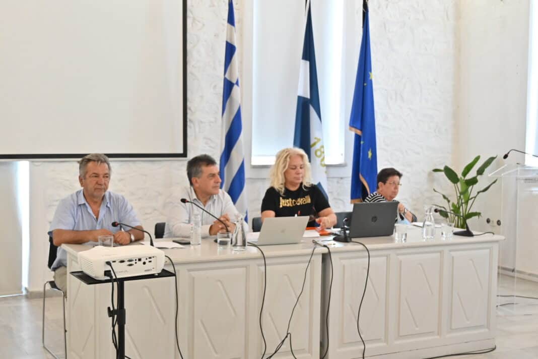 Σύσκεψη Δ. Κουρέτα με τους Δημάρχους Σποράδων στη Σκιάθο για έργα Σύσκεψη Δ. Κουρέτα με τους Δημάρχους Σποράδων στη Σκιάθο για έργα