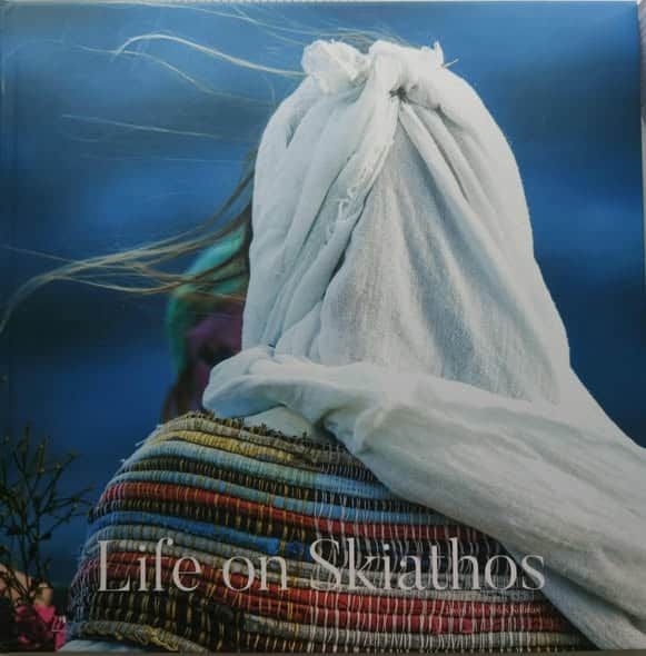 Life on Skiathos:Ένα φωτογραφικό λεύκωμα που αποτυπώνει την ψυχή του νησιού Life on Skiathos:Ένα φωτογραφικό λεύκωμα που αποτυπώνει την ψυχή του νησιού