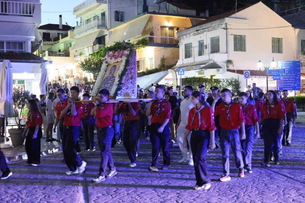 Δυναμική παρουσία των Προσκόπων στην περιφορά της Πολιούχου της Αλοννήσου Δυναμική παρουσία των Προσκόπων στην περιφορά της Πολιούχου της Αλοννήσου