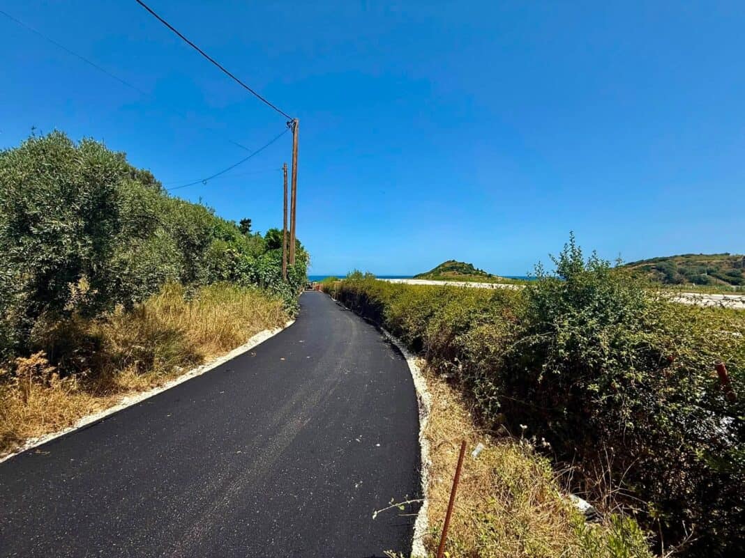 Ασφαλτόστρωση στην εκτός σχεδίου πόλεως οδό που ορίζεται από το αεροδρόμιο έως την παραλία Ξανέμου. Ασφαλτόστρωση στην εκτός σχεδίου πόλεως οδό που ορίζεται από το αεροδρόμιο έως την παραλία Ξανέμου.