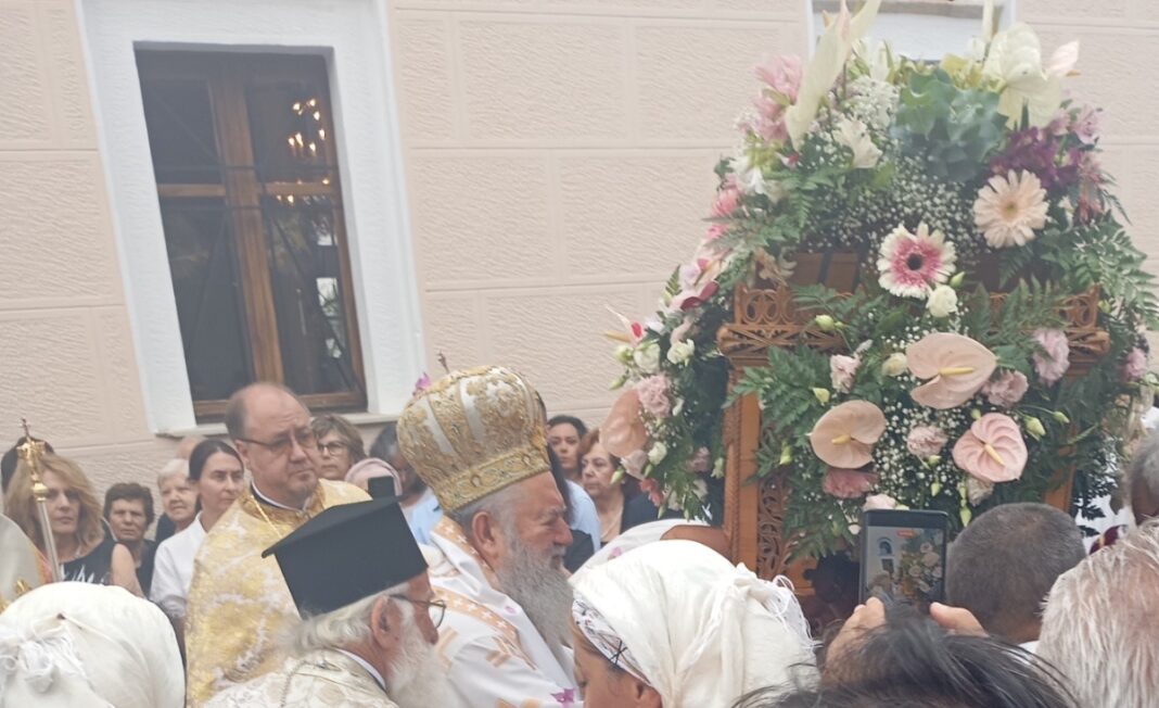 Με λαμπρότητα η Σκιάθος τιμά την Παναγία Εικονίστρια Με λαμπρότητα η Σκιάθος τιμά την Παναγία Εικονίστρια