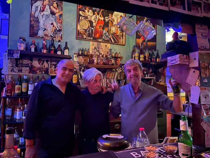 ΚΕΝΤΑΥΡΟΣ: ΤΟ ΠΙΟ ΠΑΛΙΟ BAR ΣΤΗΝ ΣΗΜΕΡΙΝΗ ΣΚΙΑΘΟ ΚΕΝΤΑΥΡΟΣ: ΤΟ ΠΙΟ ΠΑΛΙΟ BAR ΣΤΗΝ ΣΗΜΕΡΙΝΗ ΣΚΙΑΘΟ