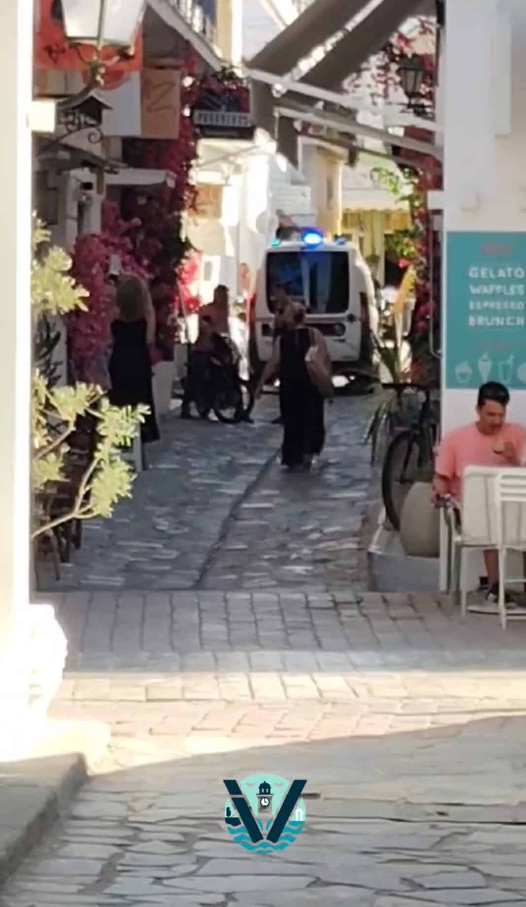 ΒΙΝΤΕΟ: Ασθενοφόρο εγκλωβίστηκε στο κέντρο της Σκιάθου από τραπεζοκαθίσματα – Όταν η ανθρώπινη ζωή κινδυνεύει ΒΙΝΤΕΟ: Ασθενοφόρο εγκλωβίστηκε στο κέντρο της Σκιάθου από τραπεζοκαθίσματα – Όταν η ανθρώπινη ζωή κινδυνεύει