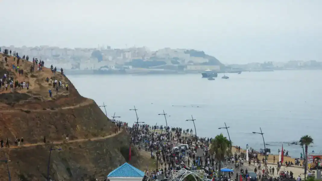 Απίστευτες εικόνες στην Θέουτα: 60.000 οι μετανάστες που μπήκαν στην Ισπανία – Στους 34 ανήλθε ο αριθμός των νεκρών Απίστευτες εικόνες στην Θέουτα: 60.000 οι μετανάστες που μπήκαν στην Ισπανία – Στους 34 ανήλθε ο αριθμός των νεκρών
