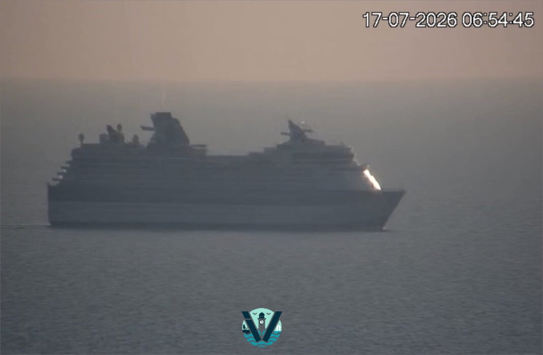 Εντυπωσιακή διέλευση του Celebrity Infinity από το στενό Σκιάθου – Σκοπέλου με πορεία προς τον Πειραιά Εντυπωσιακή διέλευση του Celebrity Infinity από το στενό Σκιάθου – Σκοπέλου με πορεία προς τον Πειραιά