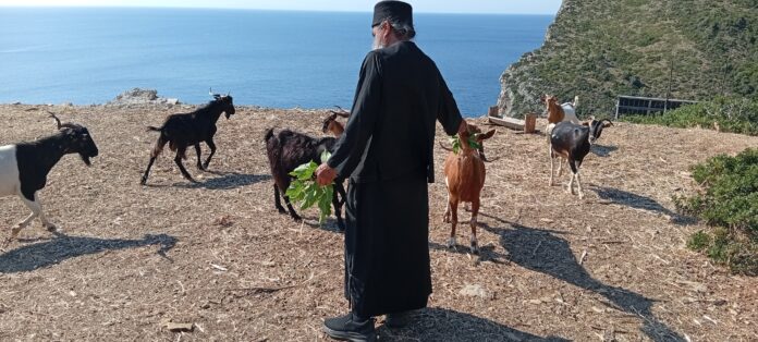 Ο «Εσταυρωμένος» στο νησάκι της Κυρά Παναγιάς Ο «Εσταυρωμένος» στο νησάκι της Κυρά Παναγιάς