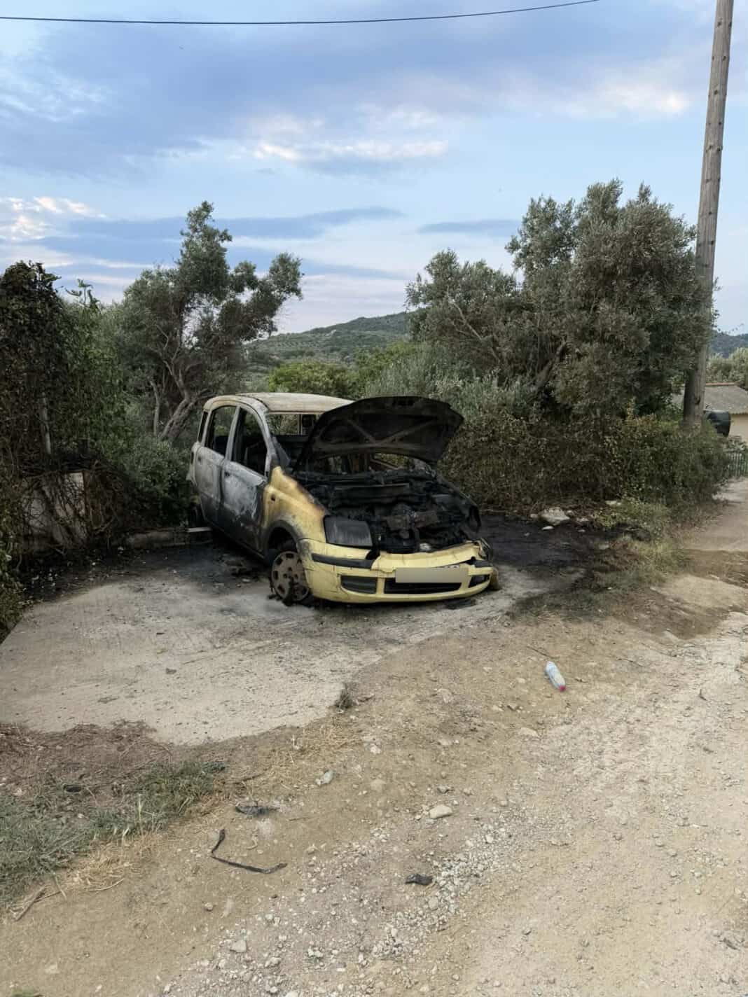 Φωτιά σε Ι.Χ. κοντά στο Αεροδρόμιο Σκιάθου – Άμεση κινητοποίηση Πυροσβεστικής και Αστυνομίας Φωτιά σε Ι.Χ. κοντά στο Αεροδρόμιο Σκιάθου – Άμεση κινητοποίηση Πυροσβεστικής και Αστυνομίας