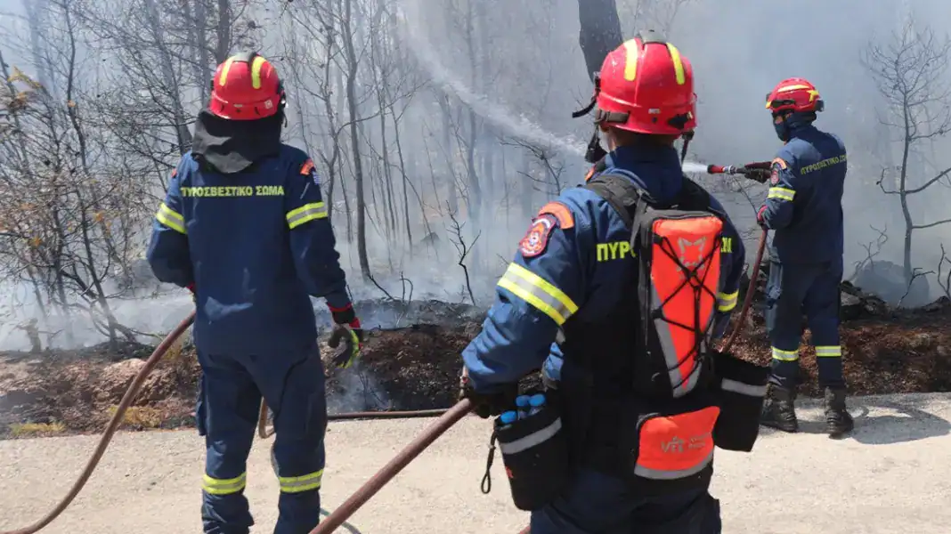 Νεκρός και τρίτος πυροσβέστης σε μία ημέρα: Πέθανε στο πύρινο μέτωπο του Γυθείου Νεκρός και τρίτος πυροσβέστης σε μία ημέρα: Πέθανε στο πύρινο μέτωπο του Γυθείου