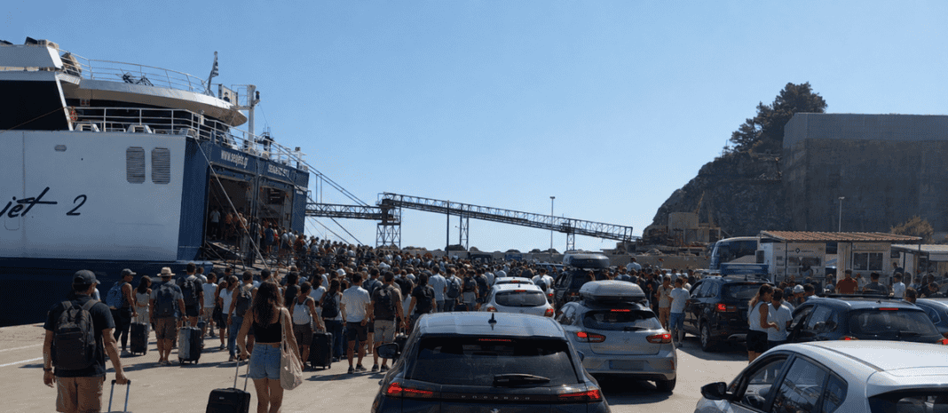 Μαντούδι: Αγανάκτηση για τις συνθήκες αναμονής των επιβατών προς τις Σποράδες Μαντούδι: Αγανάκτηση για τις συνθήκες αναμονής των επιβατών προς τις Σποράδες
