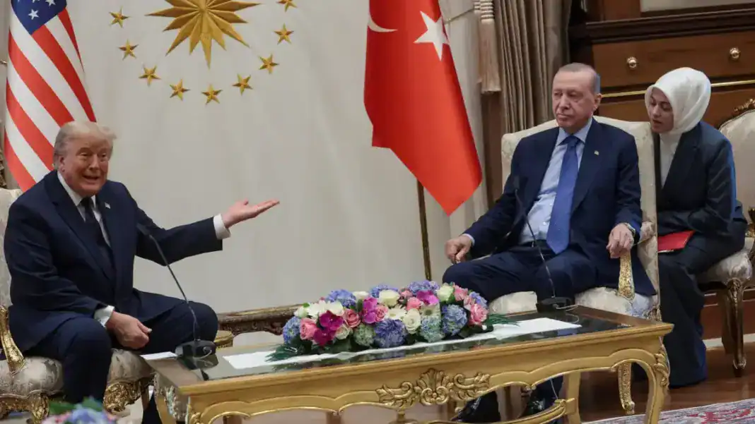 Σύνοδος του NATO: Στο Λευκό Παλάτι η διμερής συνάντηση του Ντόναλντ Τραμπ με τον Ταγίπ Ερντογάν Σύνοδος του NATO: Στο Λευκό Παλάτι η διμερής συνάντηση του Ντόναλντ Τραμπ με τον Ταγίπ Ερντογάν