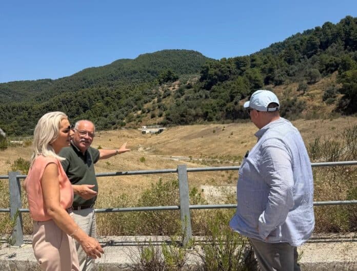 Σκόπελος: Σύσκεψη για τα έργα που βρίσκονται σε εξέλιξη στο δημαρχείο Σκόπελος: Σύσκεψη για τα έργα που βρίσκονται σε εξέλιξη στο δημαρχείο