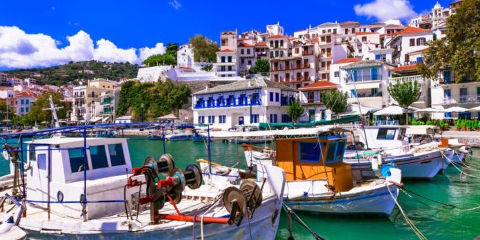 Η Σκόπελος στους κορυφαίους κινηματογραφικούς προορισμούς της Μεσογείου Η Σκόπελος στους κορυφαίους κινηματογραφικούς προορισμούς της Μεσογείου