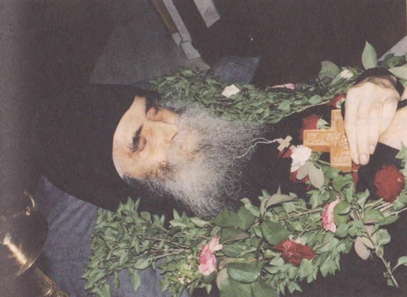 Η οσιακή κοίμηση και ο ενταφιασμός του Αγίου Παϊσίου Η οσιακή κοίμηση και ο ενταφιασμός του Αγίου Παϊσίου