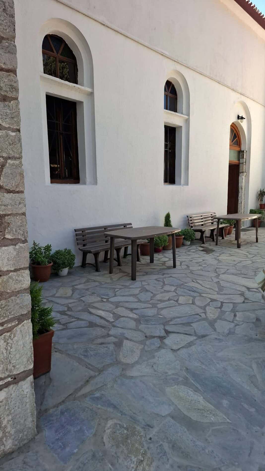 Ευχαριστίες από τον Ιερό Ναό Γεννήσεως της Θεοτόκου Σκιάθου για την πλακόστρωση της αυλής Ευχαριστίες από τον Ιερό Ναό Γεννήσεως της Θεοτόκου Σκιάθου για την πλακόστρωση της αυλής