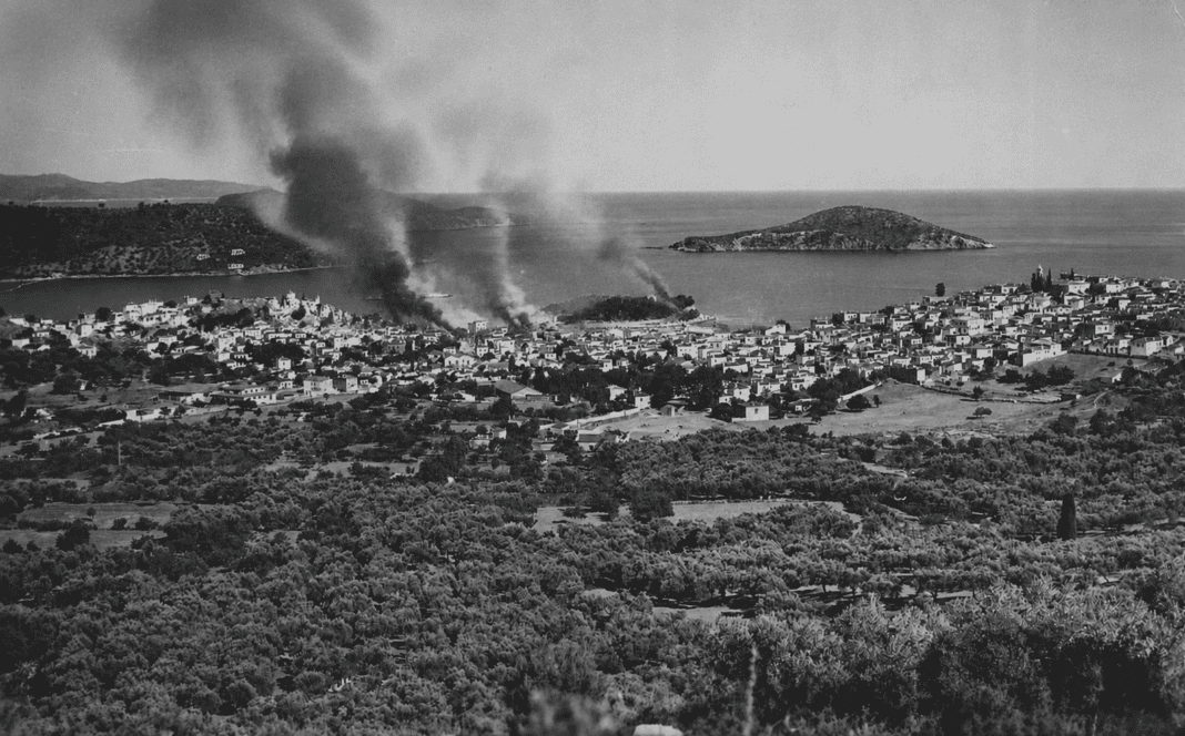 ΚΟΙΤΑΖΟΝΤΑΣ ΤΗΝ ΠΥΡΠΟΛΗΣΗ ΤΗΣ ΣΚΙΑΘΟΥ ΑΠ’ ΤΟ ΒΟΥΝΟ…. ΚΟΙΤΑΖΟΝΤΑΣ ΤΗΝ ΠΥΡΠΟΛΗΣΗ ΤΗΣ ΣΚΙΑΘΟΥ ΑΠ’ ΤΟ ΒΟΥΝΟ….