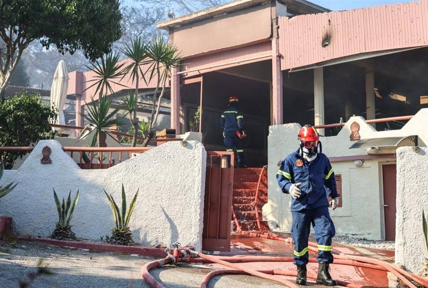 Φωτιά στη Σαλαμίνα: Ζευγάρι ηλικιωμένων τα δύο θύματα – Γείτονες τους άκουσαν να φωνάζουν βοήθεια Φωτιά στη Σαλαμίνα: Ζευγάρι ηλικιωμένων τα δύο θύματα – Γείτονες τους άκουσαν να φωνάζουν βοήθεια