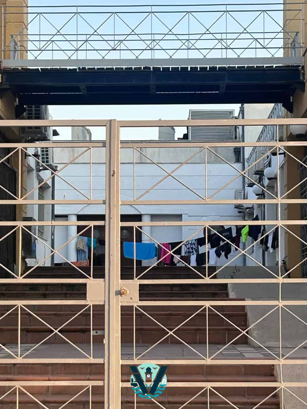 Εικόνα ντροπής στο ΕΠΑΛ Σκιάθου: Ο προαύλιος χώρος μετατράπηκε σε… απλώστρα Εικόνα ντροπής στο ΕΠΑΛ Σκιάθου: Ο προαύλιος χώρος μετατράπηκε σε… απλώστρα