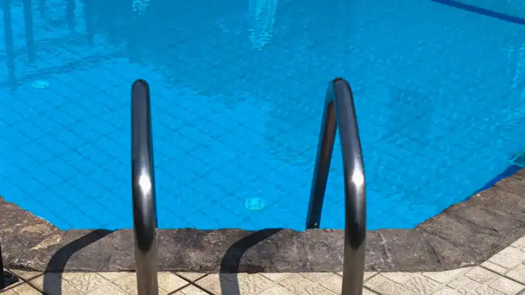 Κλειστό μέχρι νεοτέρας το beach bar στην Πάρο όπου πνίγηκε ο 4χρονος – Απολογείται ο ιδιοκτήτης που είχε δηλωθεί ως ναυαγοσώστης Κλειστό μέχρι νεοτέρας το beach bar στην Πάρο όπου πνίγηκε ο 4χρονος – Απολογείται ο ιδιοκτήτης που είχε δηλωθεί ως ναυαγοσώστης