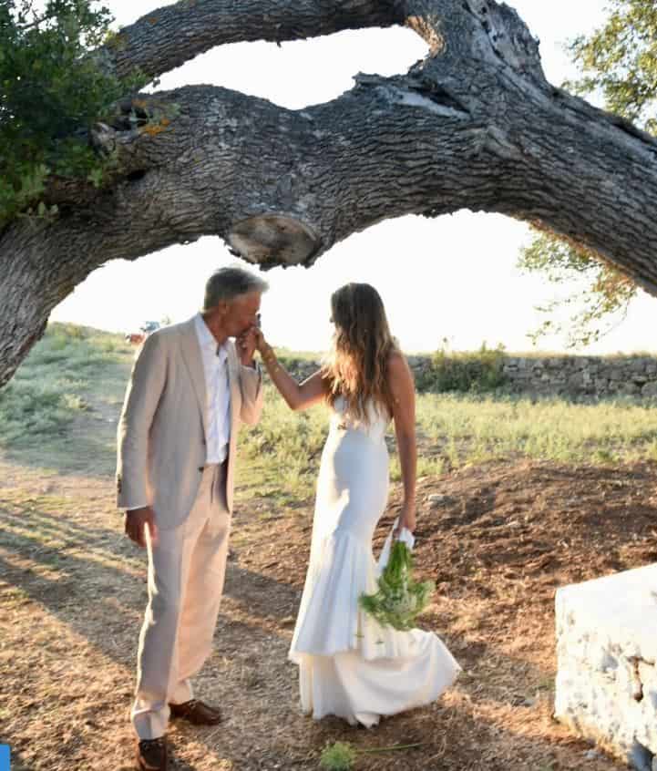 Η Αλόννησος έγινε σκηνικό για τον πιο ρομαντικό γάμο του καλοκαιριού Η Αλόννησος έγινε σκηνικό για τον πιο ρομαντικό γάμο του καλοκαιριού