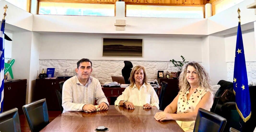 Συνάντηση εργασίας στη Σκιάθο με την Περιφερειακή Διευθύντρια Εκπαίδευσης Θεσσαλίας Συνάντηση εργασίας στη Σκιάθο με την Περιφερειακή Διευθύντρια Εκπαίδευσης Θεσσαλίας