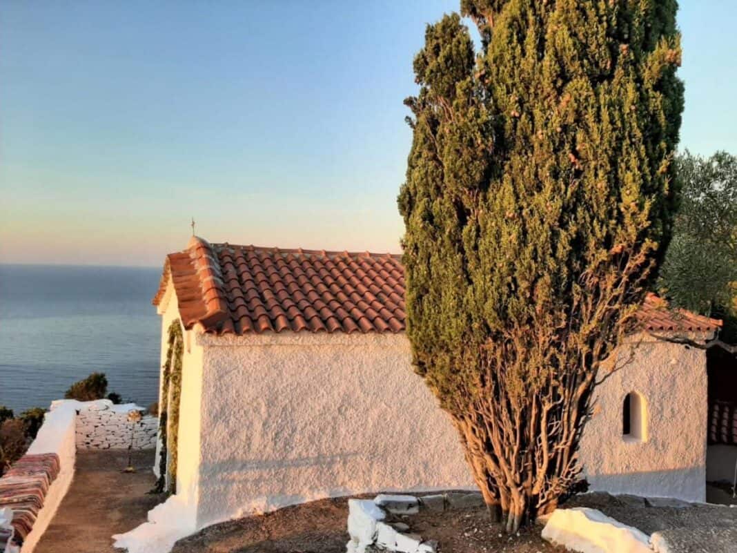 Ιερά Αγρυπνία στον Άγιο Σώζοντα την Κυριακή 6 Σεπτεμβρίου Ιερά Αγρυπνία στον Άγιο Σώζοντα την Κυριακή 6 Σεπτεμβρίου