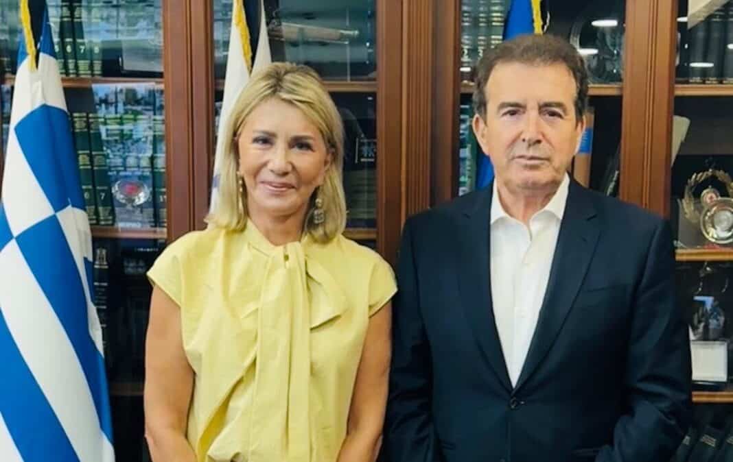 Μ. Χρυσοχοΐδης σε Ζ. Μακρή: «9 αστυνομικοί, 10 συνοριοφύλακες και 40 σωφρονιστικοί υπάλληλοι στην Μαγνησία» Μ. Χρυσοχοΐδης σε Ζ. Μακρή: «9 αστυνομικοί, 10 συνοριοφύλακες και 40 σωφρονιστικοί υπάλληλοι στην Μαγνησία»