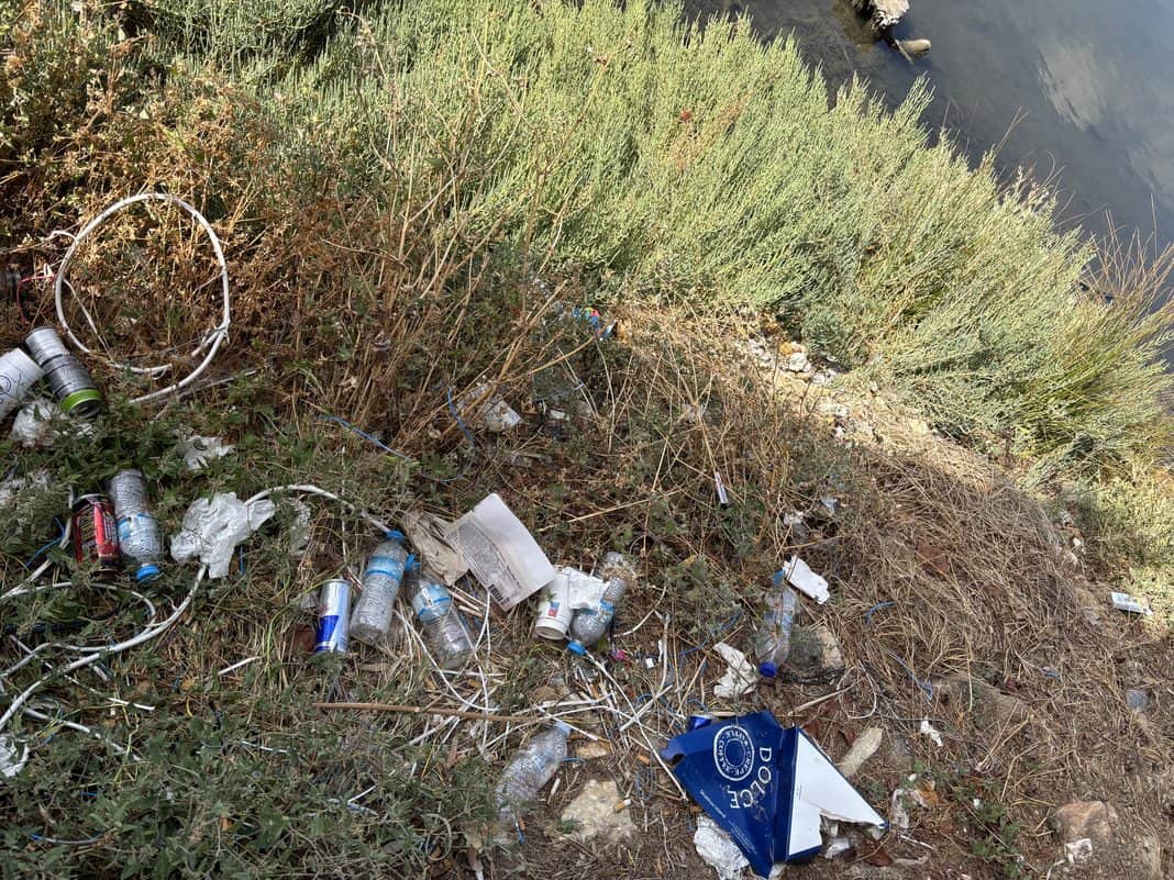 Καταγγελία: Καλώδια και ηλεκτρολογικά απορρίμματα στη λίμνη – «Ενημέρωσα τον Δήμο από τον Αύγουστο και δεν έγινε τίποτα» Καταγγελία: Καλώδια και ηλεκτρολογικά απορρίμματα στη λίμνη – «Ενημέρωσα τον Δήμο από τον Αύγουστο και δεν έγινε τίποτα»