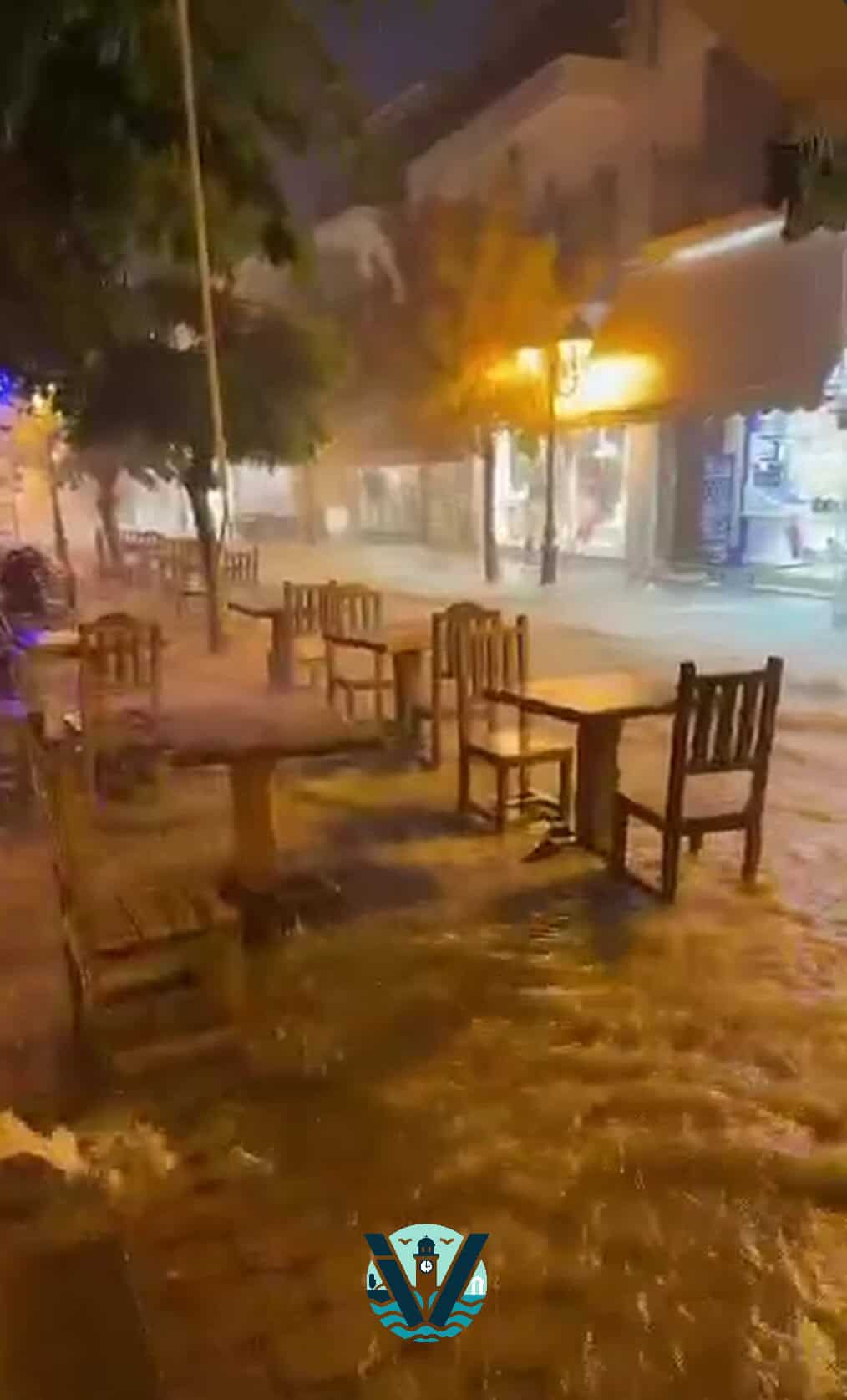 130 χιλιοστά βροχής σε μία ώρα – Ποτάμι η Παπαδιαμάντη από τη σφοδρή νεροποντή στη Σκιάθο(βίντεο) 130 χιλιοστά βροχής σε μία ώρα – Ποτάμι η Παπαδιαμάντη από τη σφοδρή νεροποντή στη Σκιάθο(βίντεο)
