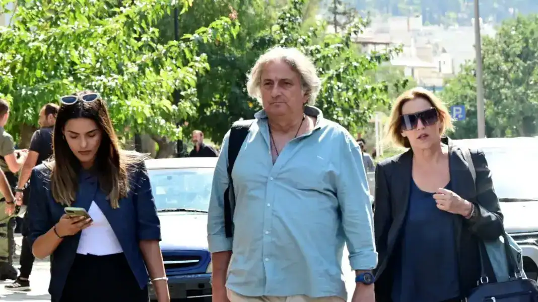 Νάσος Κομιανός: Η σύμβαση με τη γιατρό, τα πρόσωπα που τον σύστησαν στον Γιώργο Μαζωνάκη και το ραντεβού της 7ης Σεπτεμβρίου Νάσος Κομιανός: Η σύμβαση με τη γιατρό, τα πρόσωπα που τον σύστησαν στον Γιώργο Μαζωνάκη και το ραντεβού της 7ης Σεπτεμβρίου