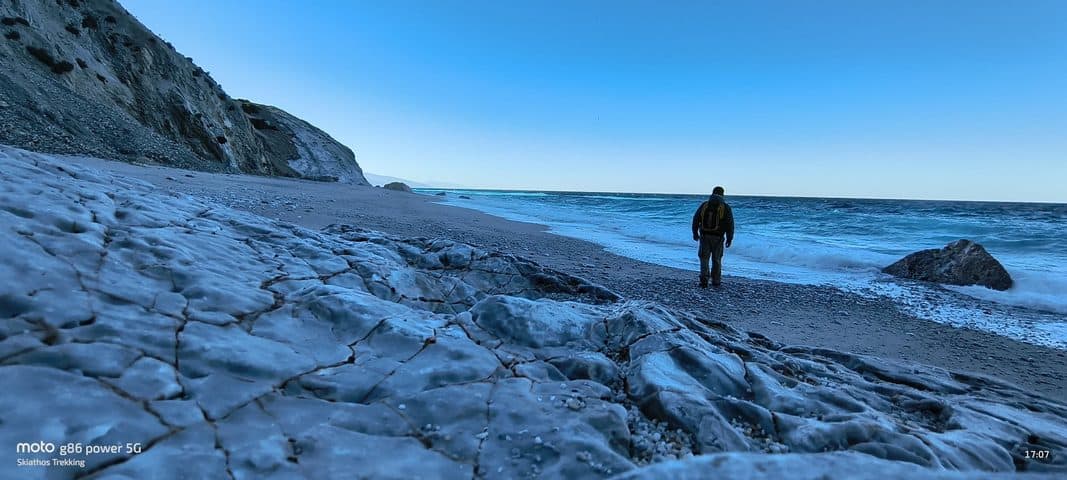 Skiathos Trekking -Επιστροφή στα Λαλάρια: Η πραγματικότητα του ελεύθερου scrambling Skiathos Trekking -Επιστροφή στα Λαλάρια: Η πραγματικότητα του ελεύθερου scrambling