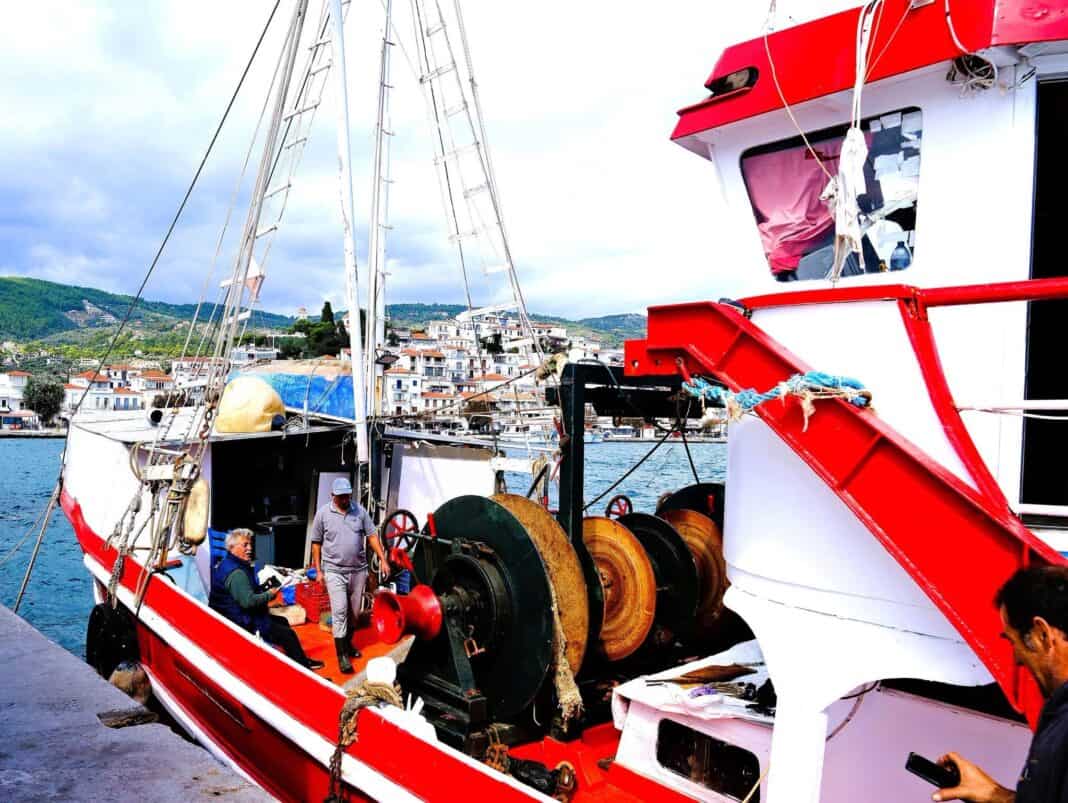 «ΜΑΤΟΥΛΑ – ΔΗΜΗΤΡΙΟΣ»: Η ΜΟΝΑΚΡΙΒΗ ΑΝΕΜΟΤΡΑΤΑ ΤΗΣ ΣΚΙΑΘΟΥ «ΜΑΤΟΥΛΑ – ΔΗΜΗΤΡΙΟΣ»: Η ΜΟΝΑΚΡΙΒΗ ΑΝΕΜΟΤΡΑΤΑ ΤΗΣ ΣΚΙΑΘΟΥ