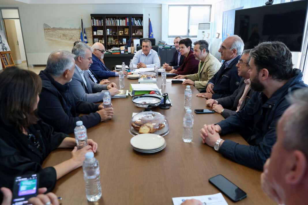 Συνάντηση του Περιφερειάρχη Θεσσαλίας Δημήτρη Κουρέτα με κλιμάκιο του ΠΑΣΟΚ – Κινήματος Αλλαγής Συνάντηση του Περιφερειάρχη Θεσσαλίας Δημήτρη Κουρέτα με κλιμάκιο του ΠΑΣΟΚ – Κινήματος Αλλαγής