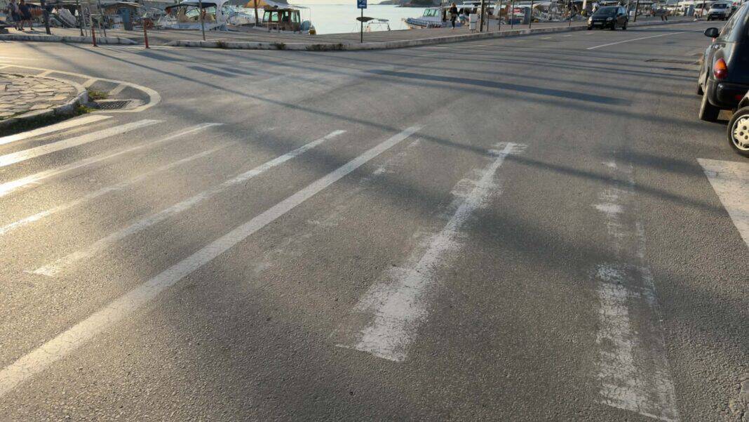Οι διαβάσεις έξω από τα σχολεία σβήνουν – οι γονείς διαμαρτύρονται, ο Δήμος… βλέπει; Οι διαβάσεις έξω από τα σχολεία σβήνουν – οι γονείς διαμαρτύρονται, ο Δήμος… βλέπει;
